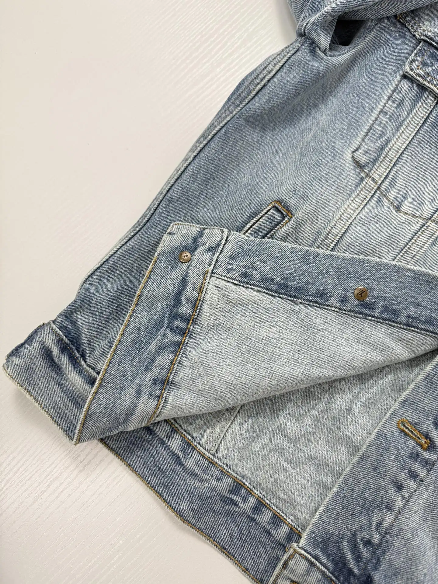 Embellished Badge Denim Trucker Jacket D37019927 — view 9