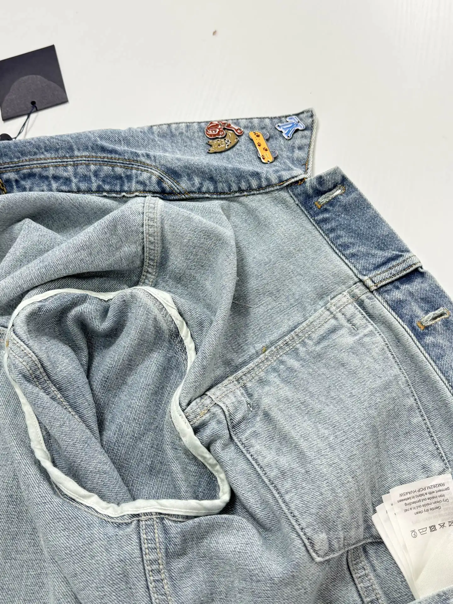 Embellished Badge Denim Trucker Jacket D37019927 — view 18
