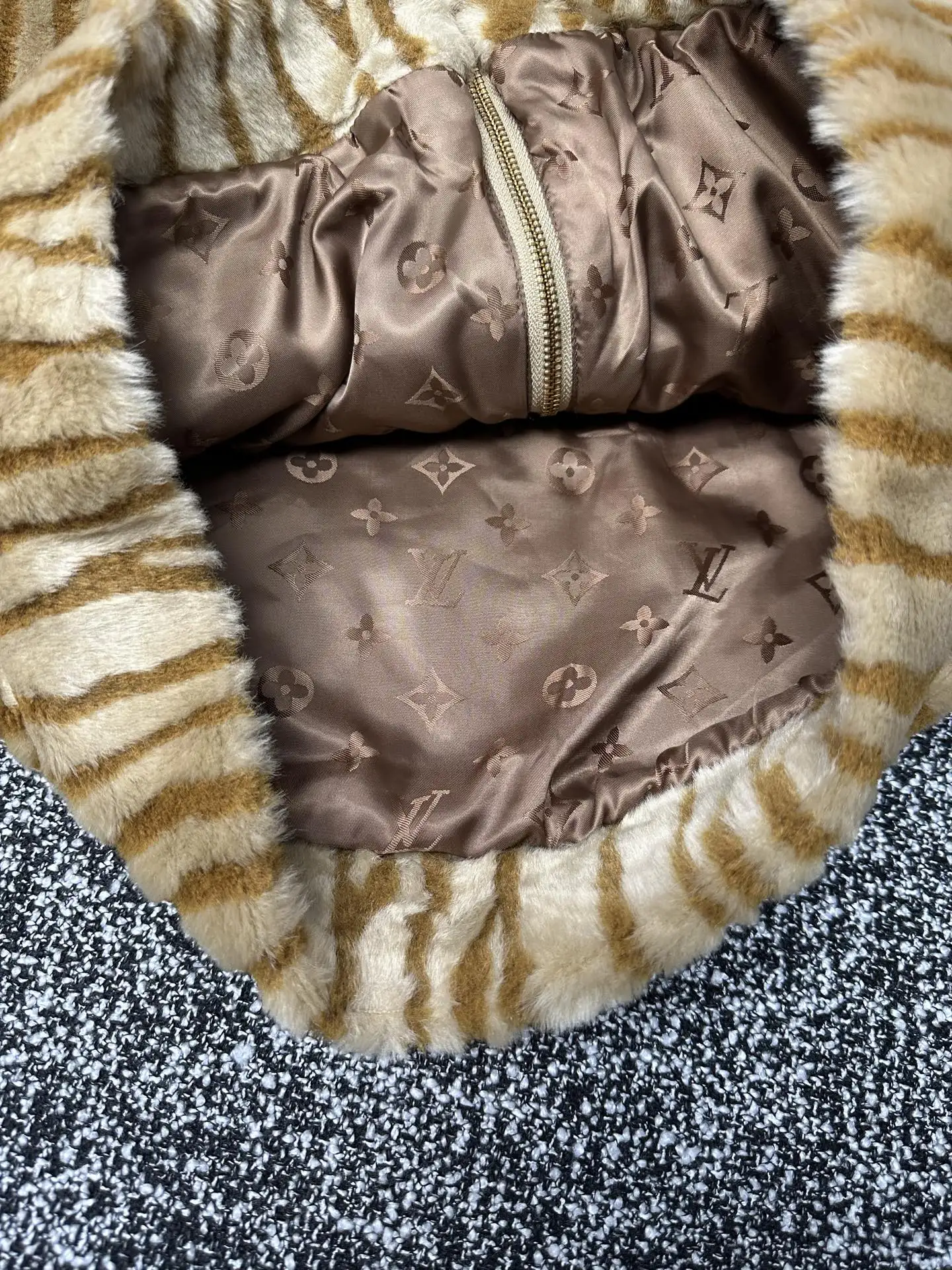 Epi Monogram Faux-Fur Hooded Jacket D37522041 — view 7