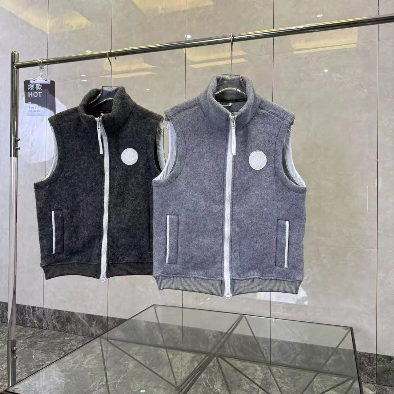 Mersey Fleece Gilet with White Label Logo D38022774 — view 3