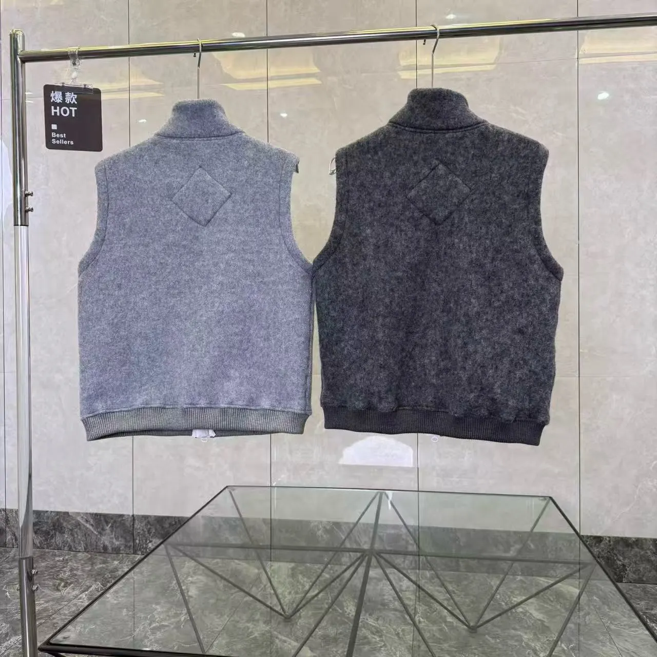 Mersey Fleece Gilet with White Label Logo D38022774 — view 5