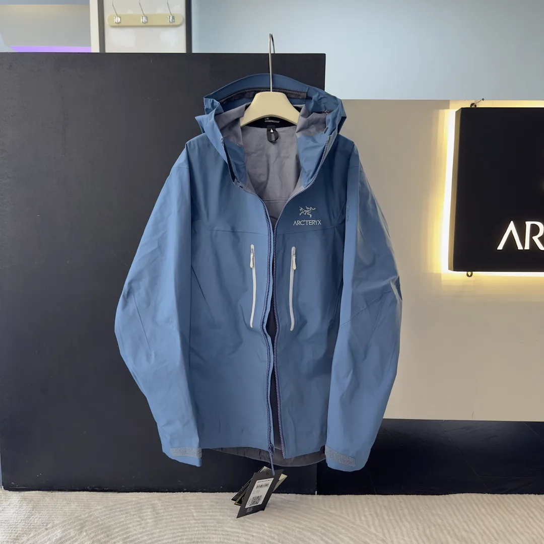 Alpha SV Hooded GORE-TEX Shell Jacket D38022650 — view 5