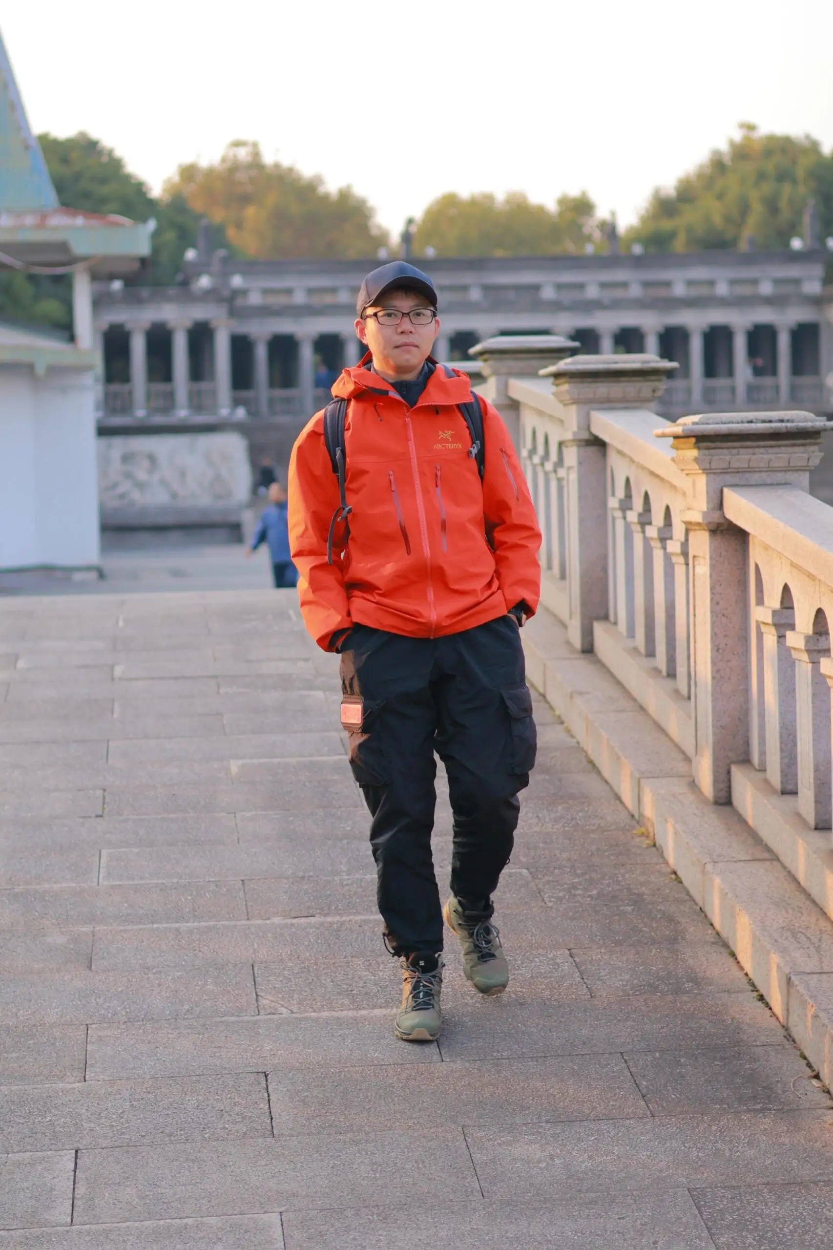 Alpha SV Hooded GORE-TEX Shell Jacket D38022652 — view 2