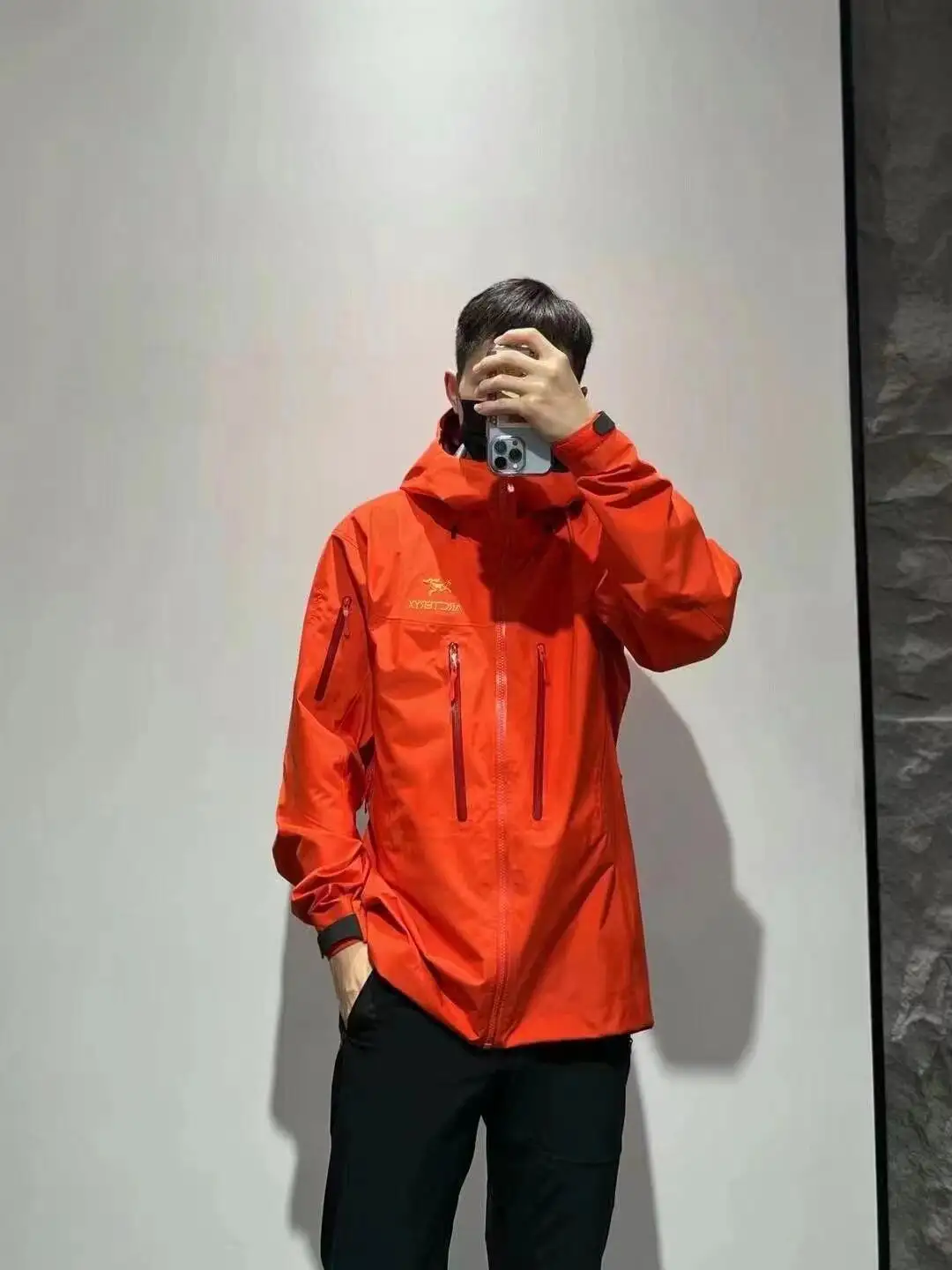 Alpha SV Hooded GORE-TEX Shell Jacket D38022652 — view 6