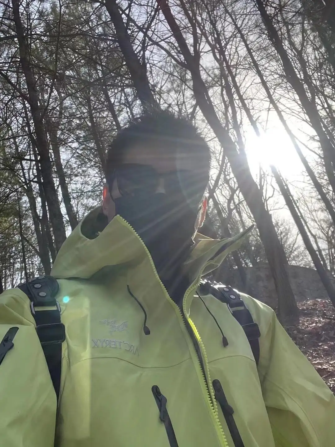 Alpha SV Hooded GORE-TEX Shell Jacket D38022653 — view 2