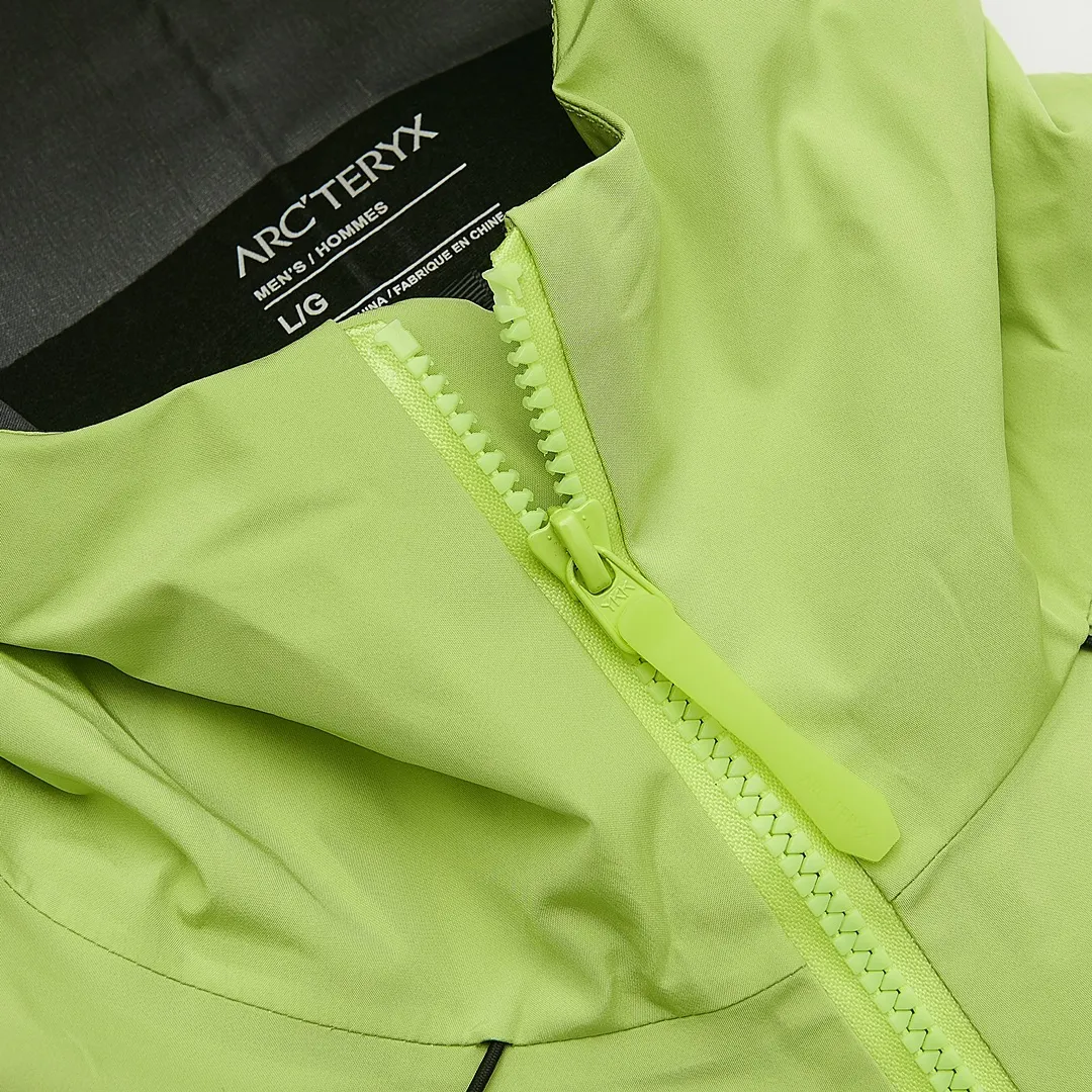 Alpha SV Hooded GORE-TEX Shell Jacket D38022654 — view 7