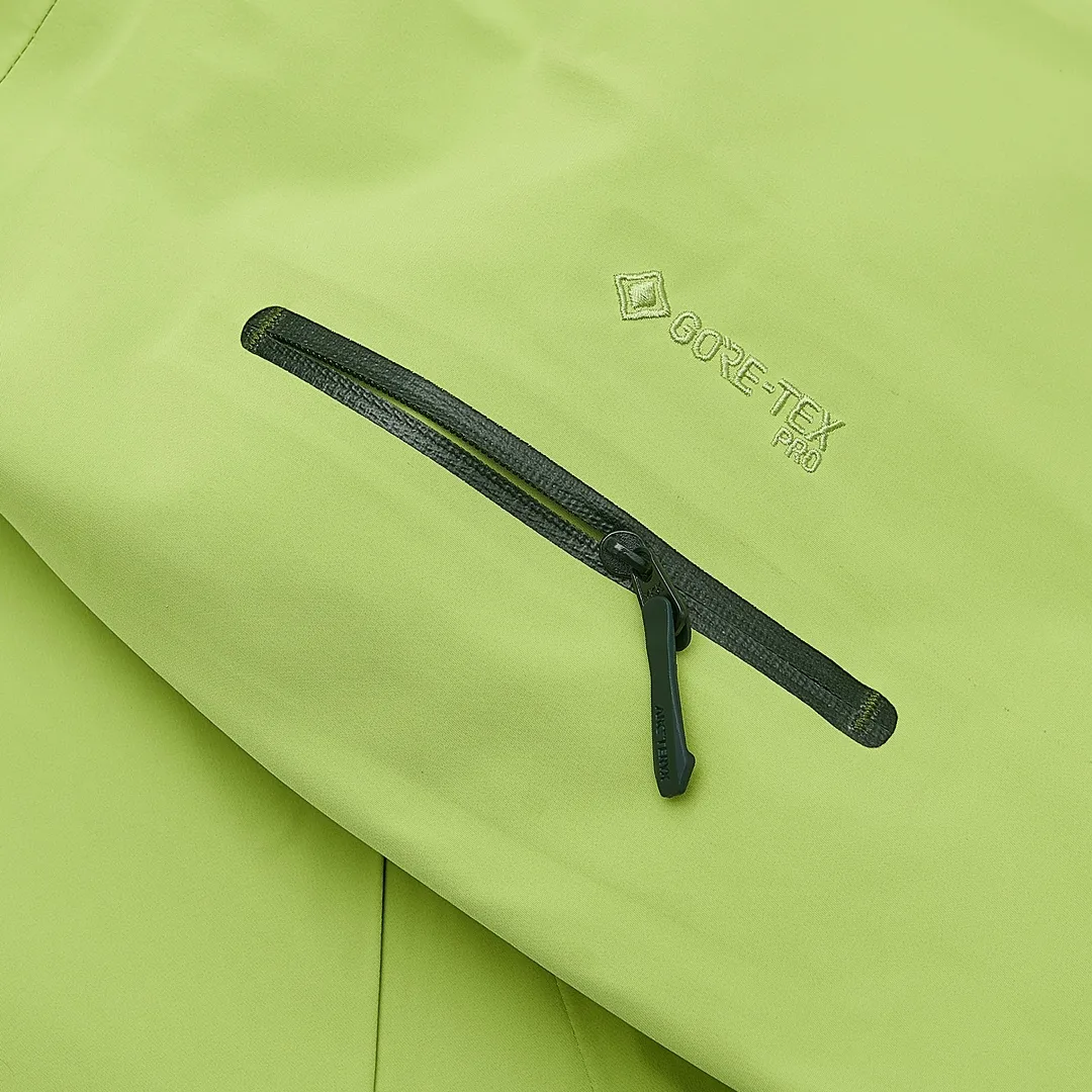 Alpha SV Hooded GORE-TEX Shell Jacket D38022654 — view 8