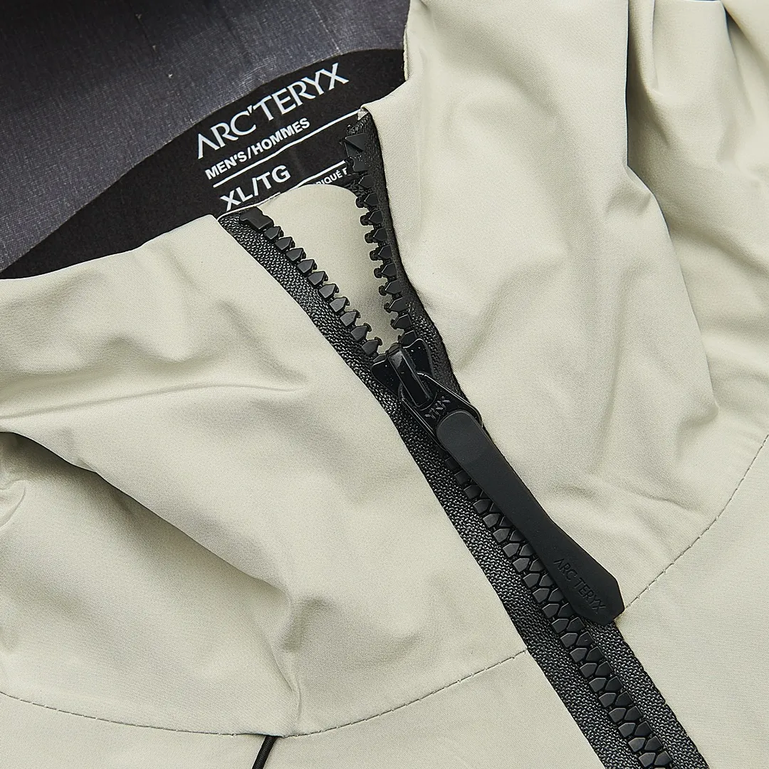 Alpha SV Hooded GORE-TEX Shell Jacket D38022656 — view 7