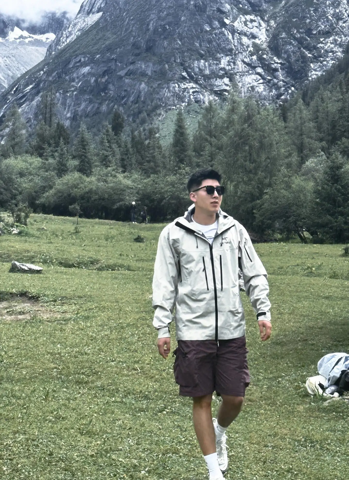 Alpha SV Hooded GORE-TEX Shell Jacket D38022655