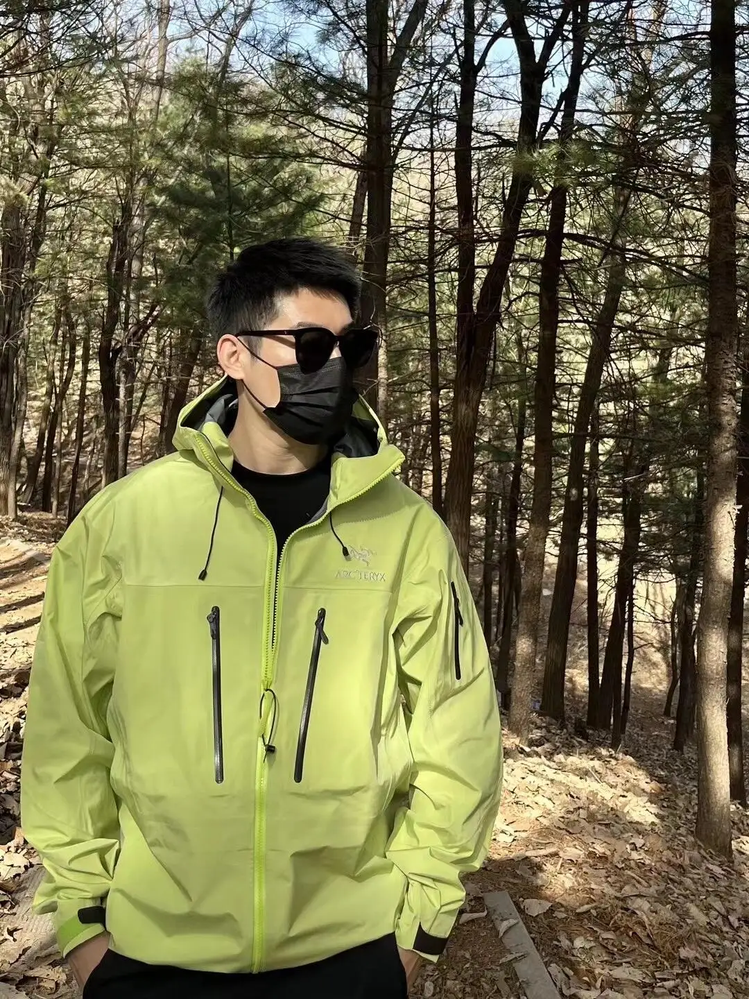 Alpha SV Hooded GORE-TEX Shell Jacket D38022646 — view 5