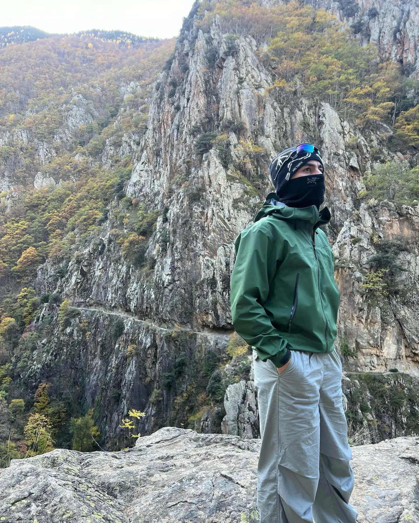 Beta SL GORE-TEX Hooded Shell Jacket D38022811 — view 6