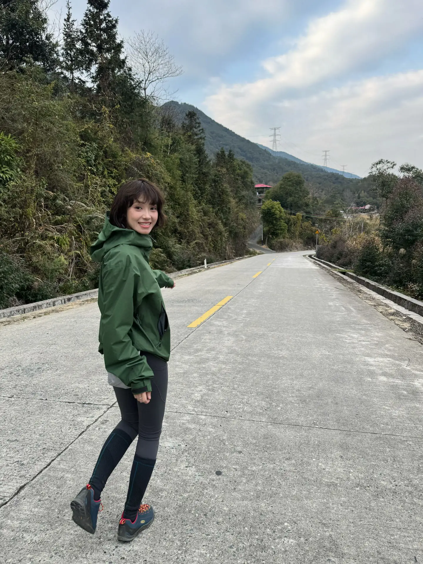 Beta SL GORE-TEX Hooded Shell Jacket D38022811 — view 8