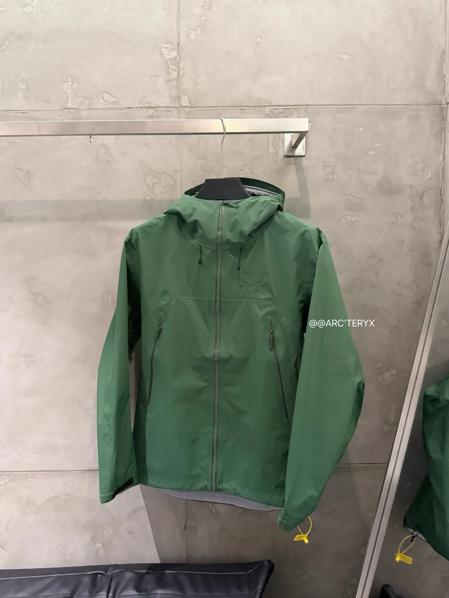 Beta SL GORE-TEX Hooded Shell Jacket D38022812