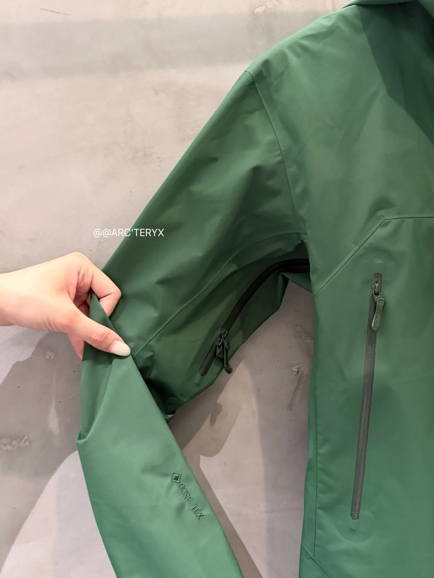 Beta SL GORE-TEX Hooded Shell Jacket D38022812 — view 6