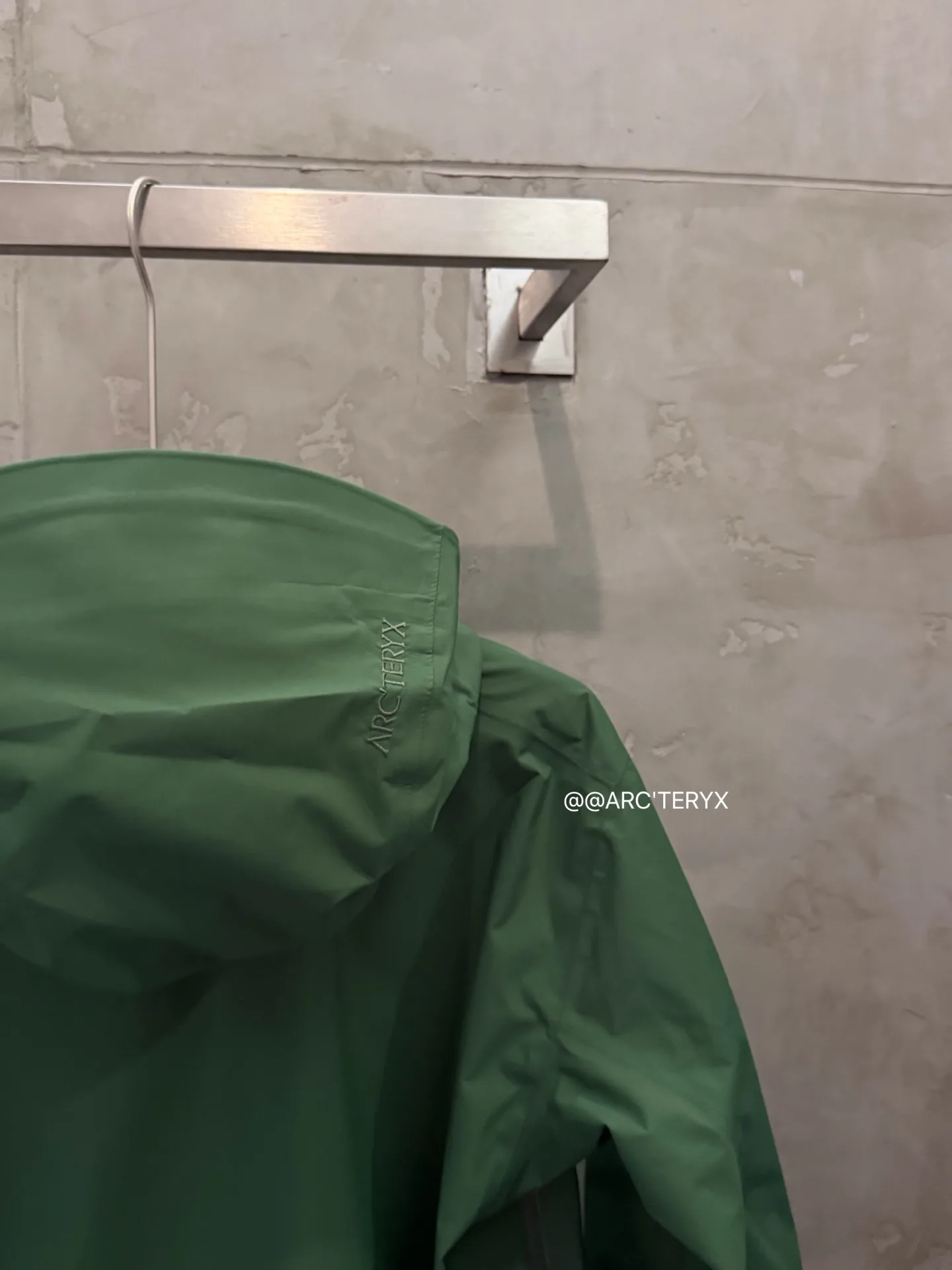 Beta SL GORE-TEX Hooded Shell Jacket D38022812 — view 7