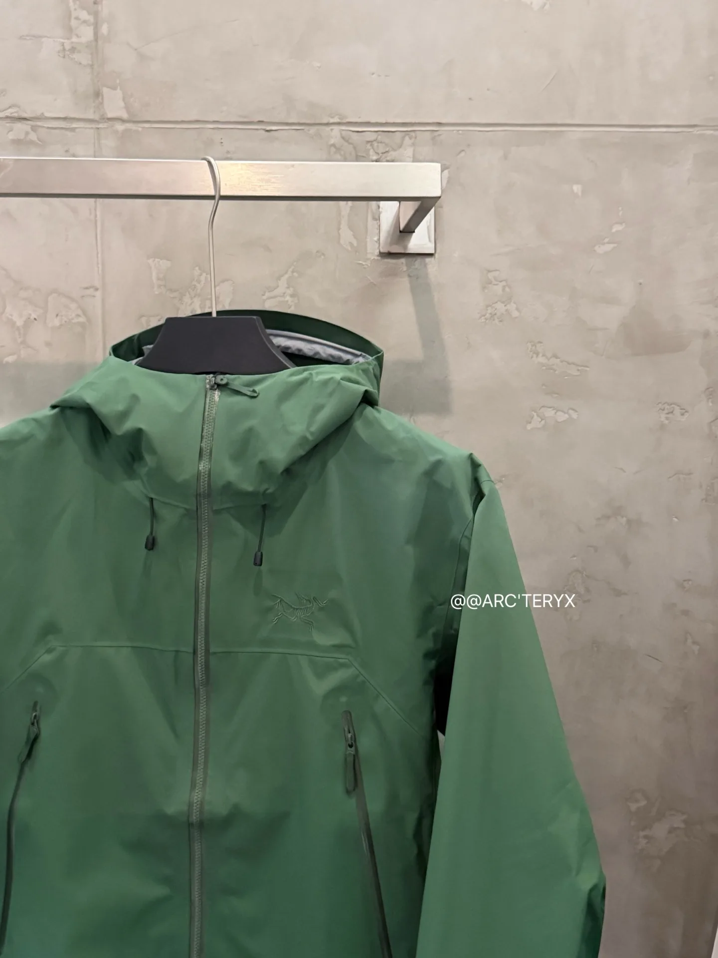 Beta SL GORE-TEX Hooded Shell Jacket D38022812 — view 10