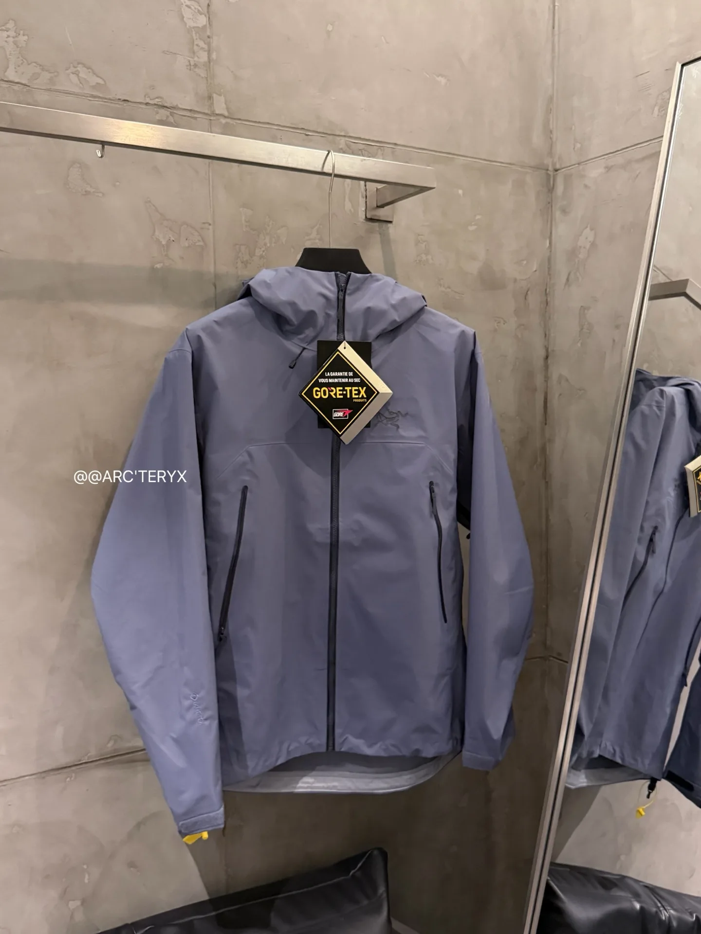 Beta SL GORE-TEX Hooded Shell Jacket D38022814 — view 2