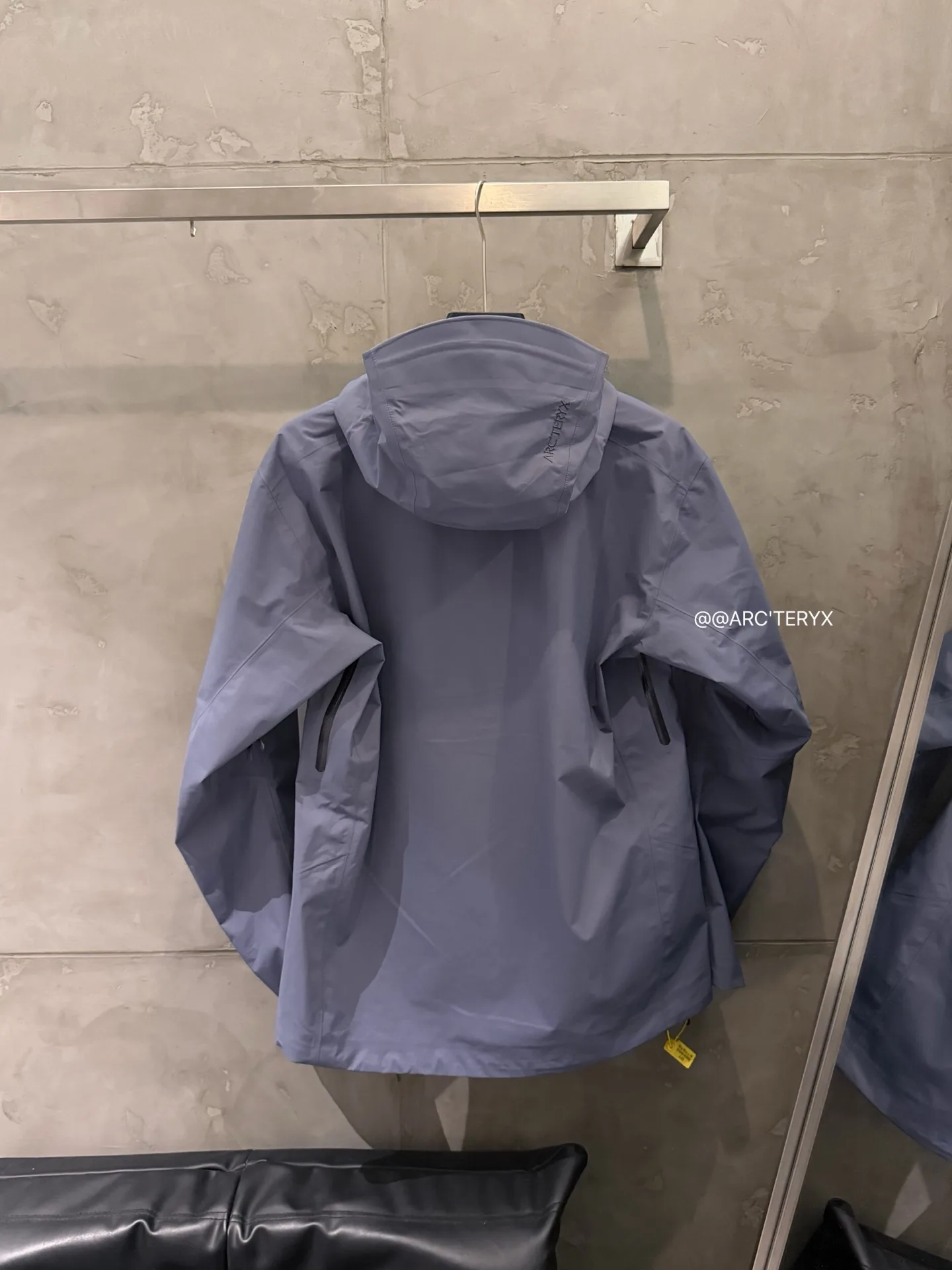 Beta SL GORE-TEX Hooded Shell Jacket D38022814 — view 3
