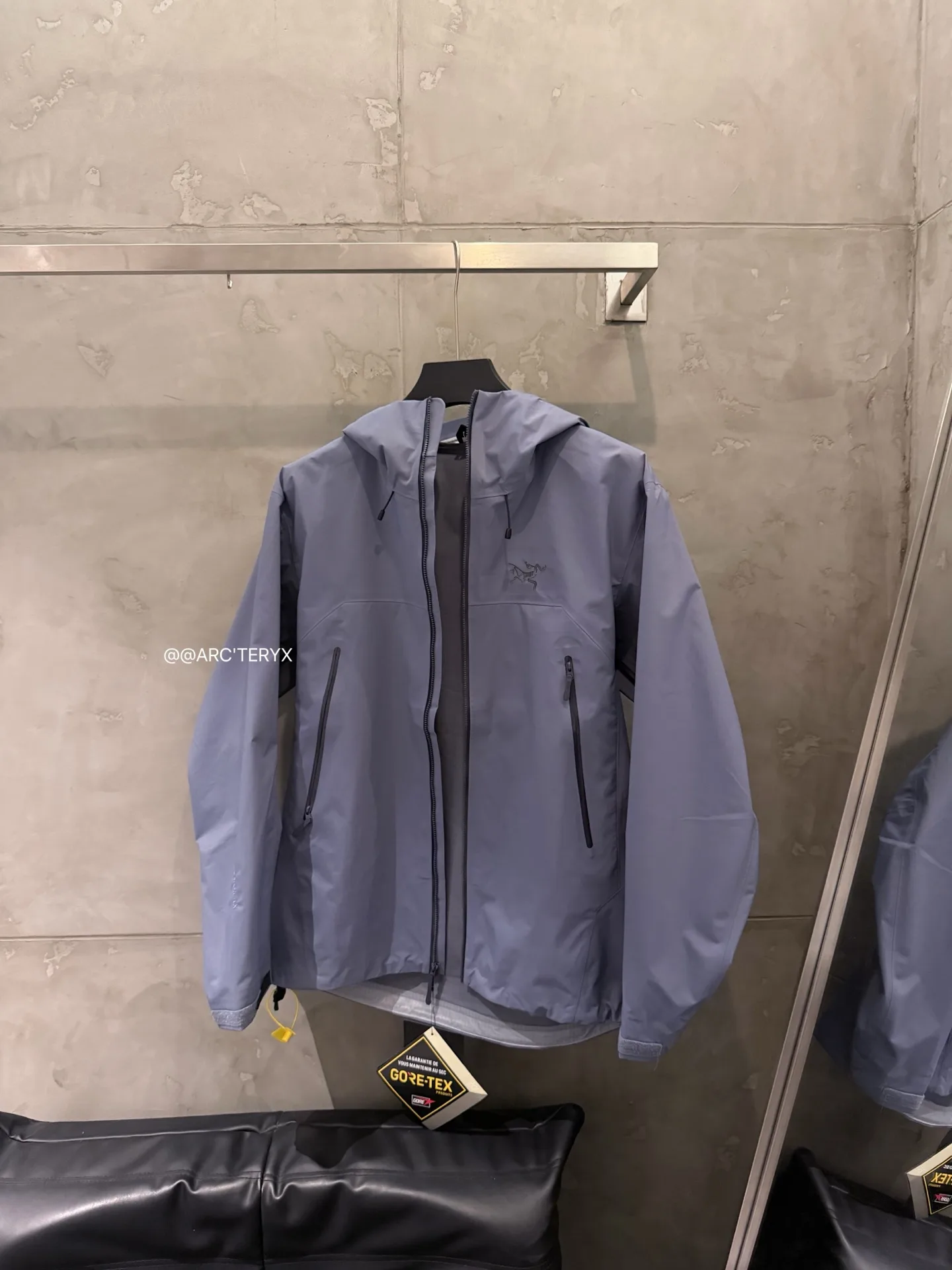 Beta SL GORE-TEX Hooded Shell Jacket D38022814 — view 4