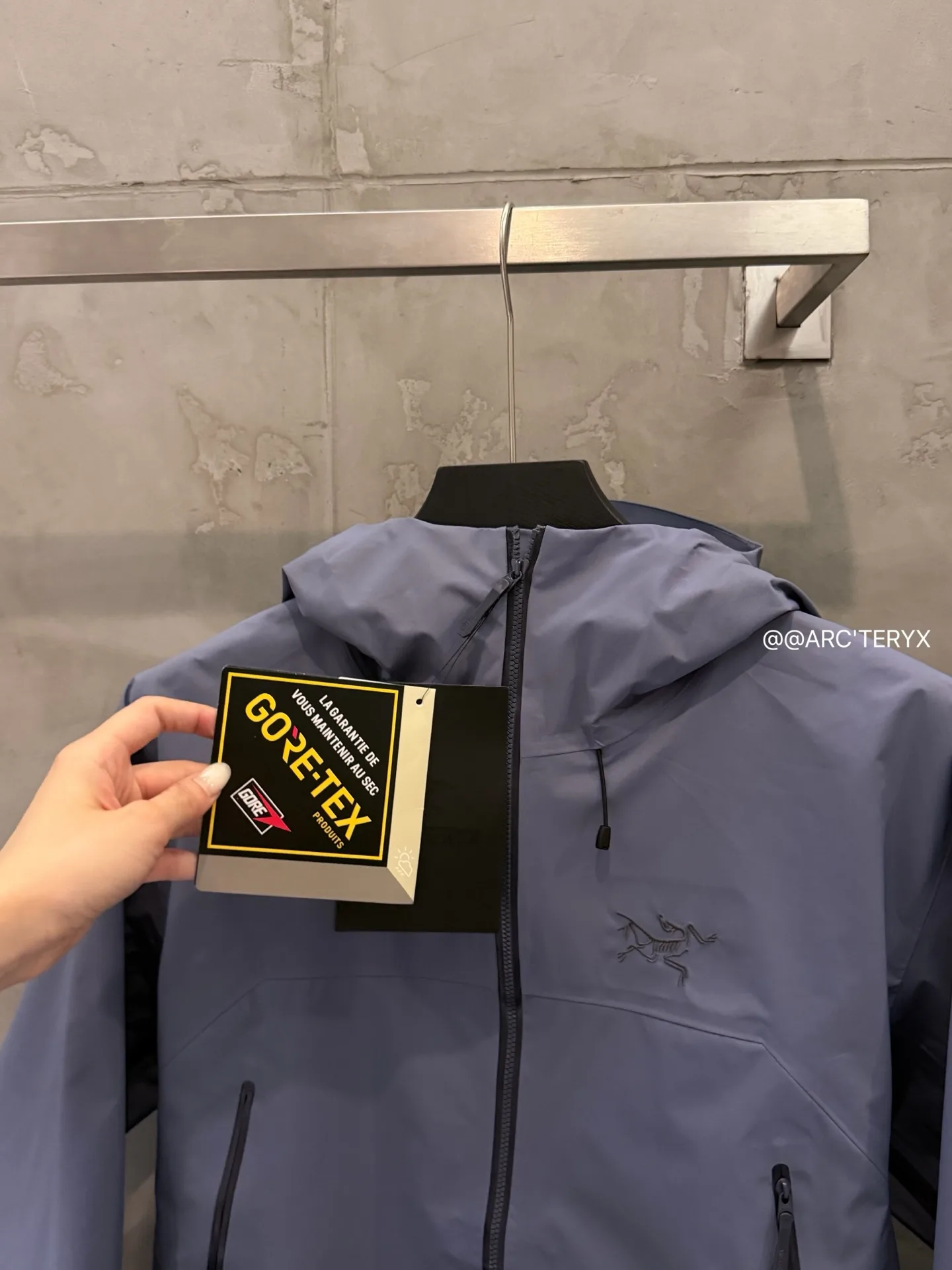 Beta SL GORE-TEX Hooded Shell Jacket D38022814 — view 6