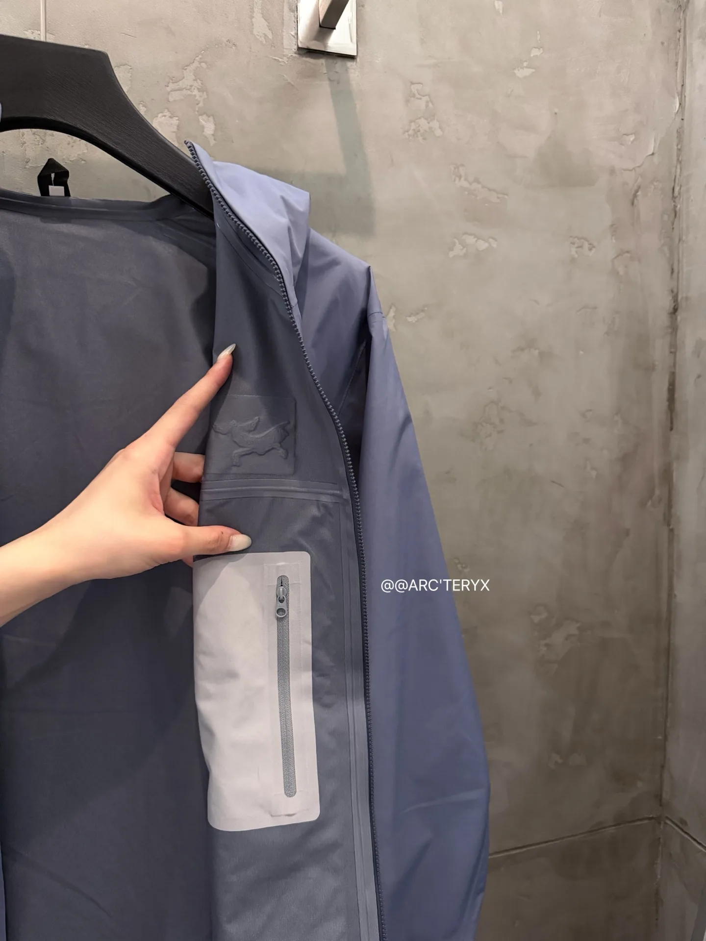 Beta SL GORE-TEX Hooded Shell Jacket D38022814 — view 10