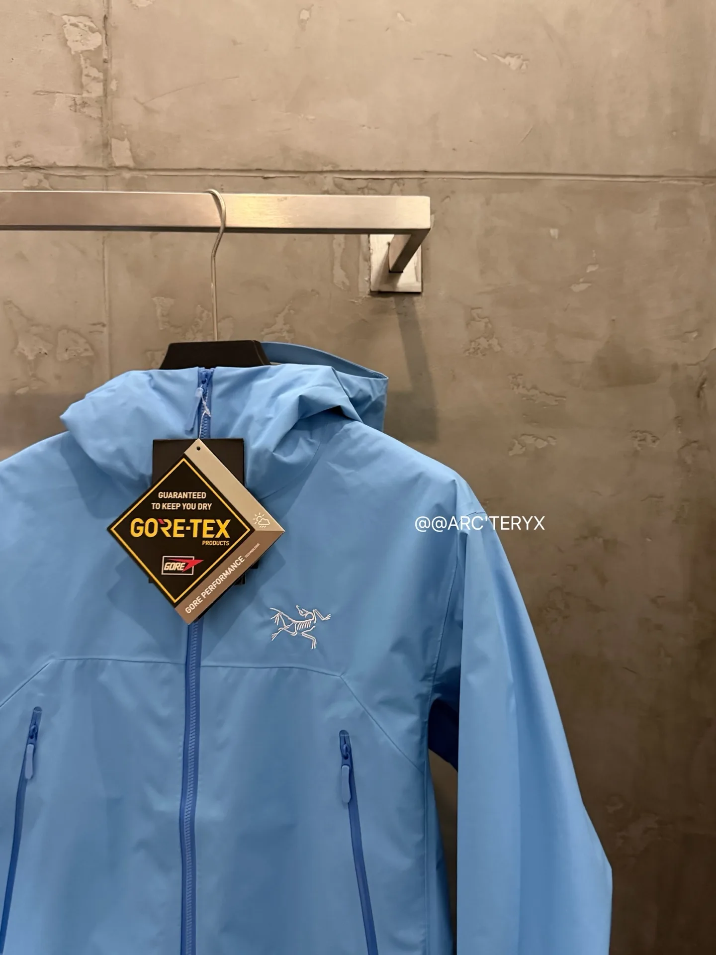 Beta SL GORE-TEX Hooded Shell Jacket D38022800 — view 4
