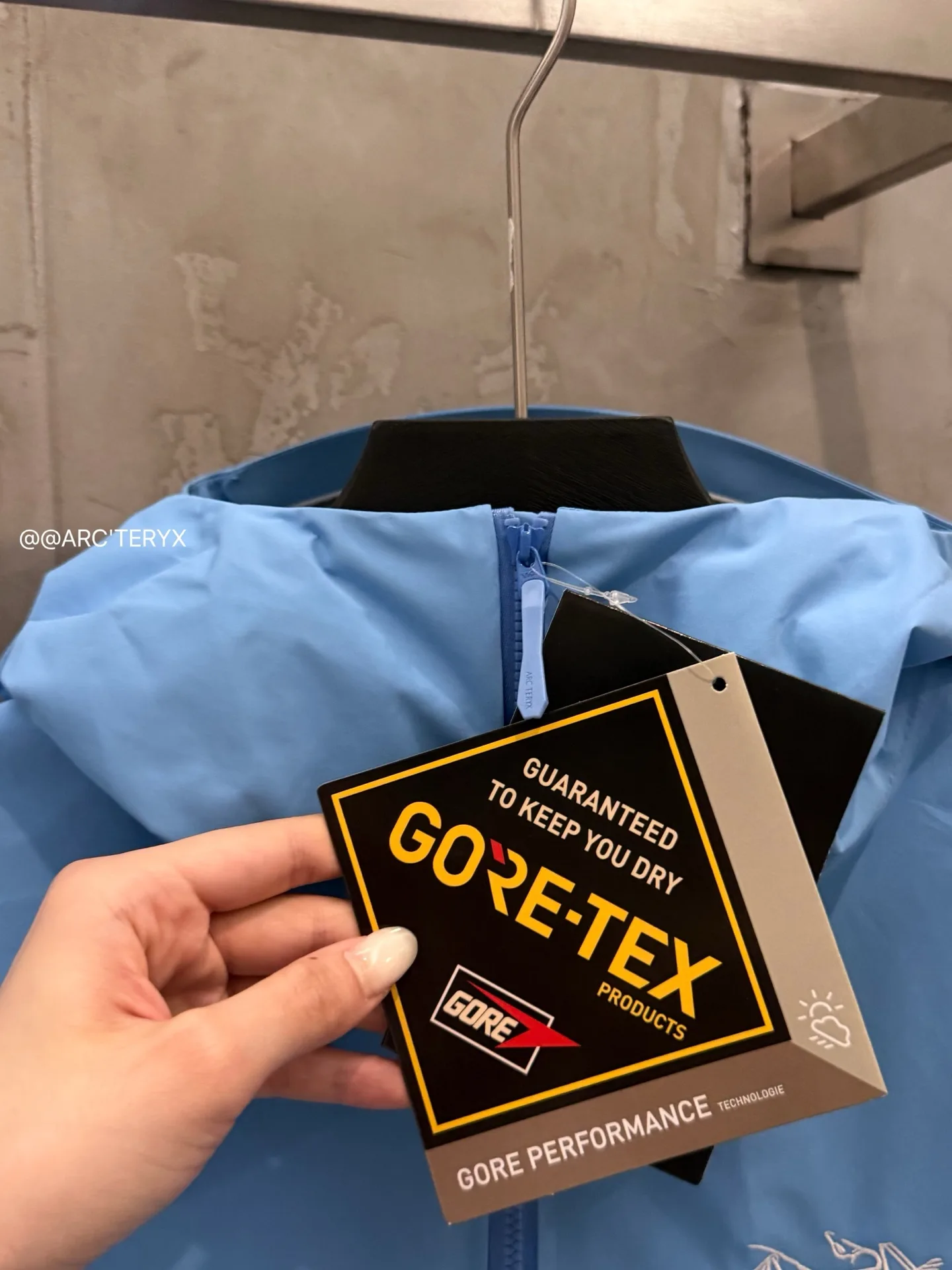 Beta SL GORE-TEX Hooded Shell Jacket D38022800 — view 6