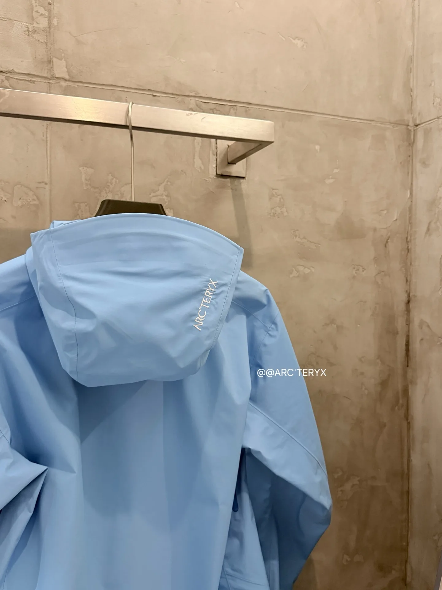 Beta SL GORE-TEX Hooded Shell Jacket D38022800 — view 7