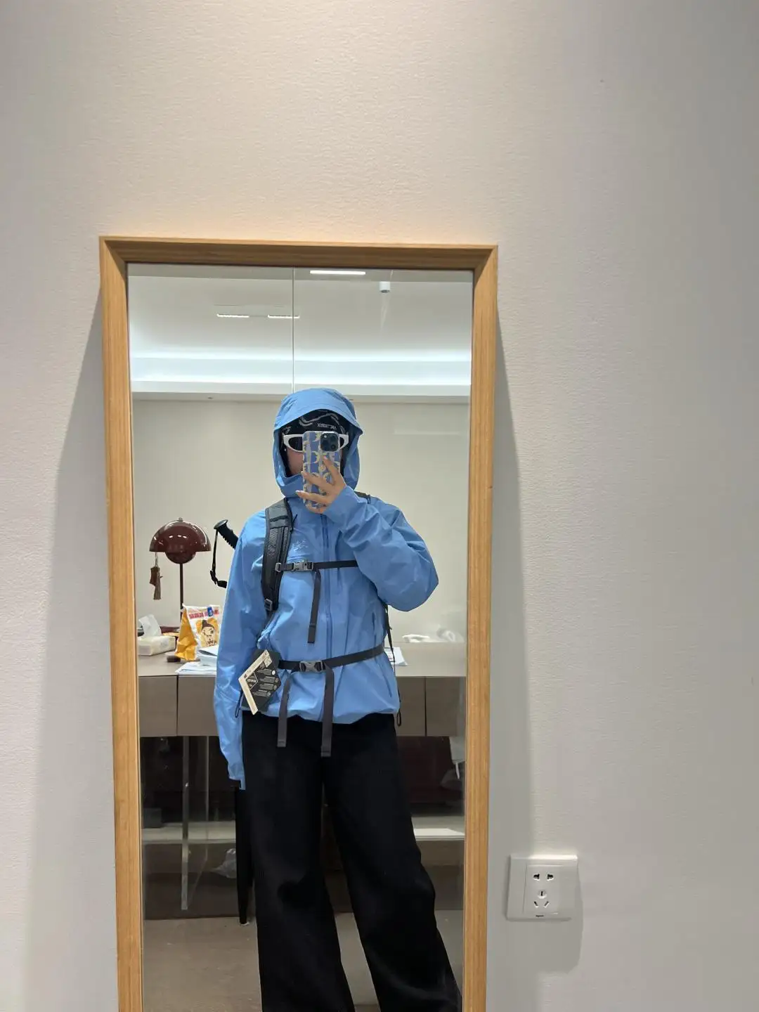 Beta SL GORE-TEX Hooded Shell Jacket D38022799 — view 5