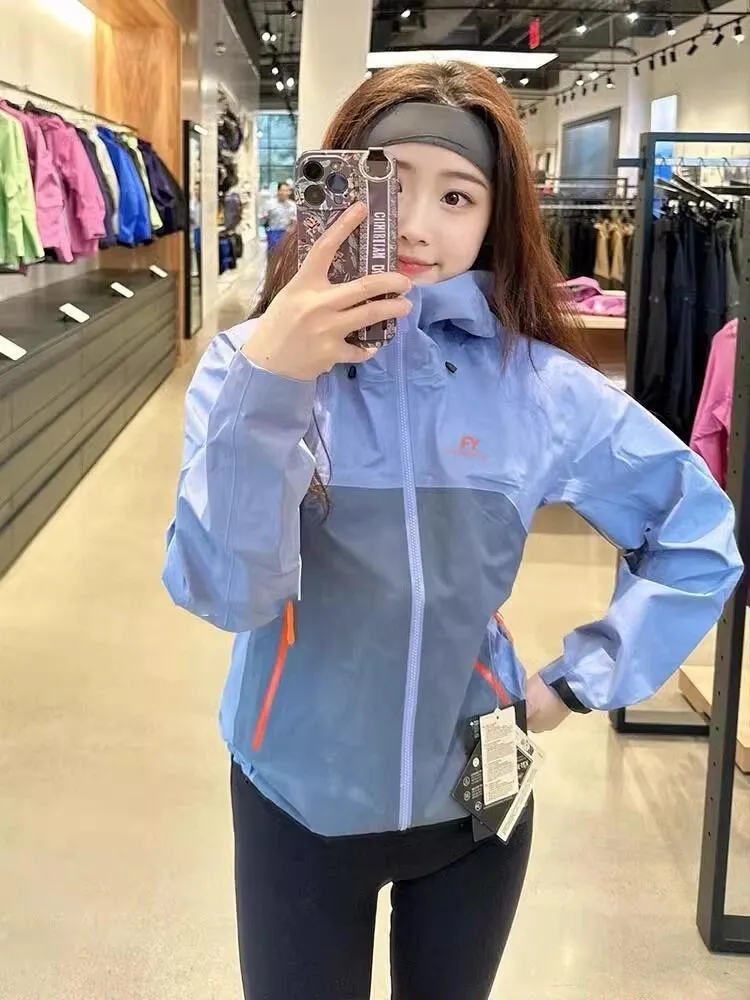 Beta SL GORE-TEX Hooded Shell Jacket D38022803 — view 2
