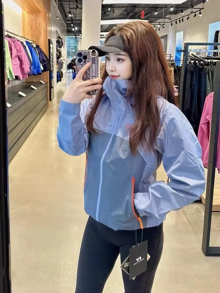Beta SL GORE-TEX Hooded Shell Jacket D38022803 — view 3