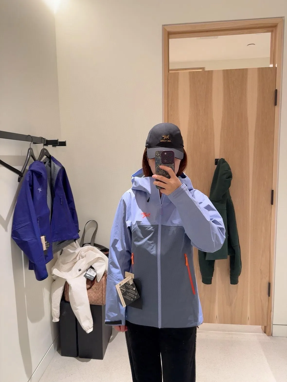 Beta SL GORE-TEX Hooded Shell Jacket D38022803 — view 8