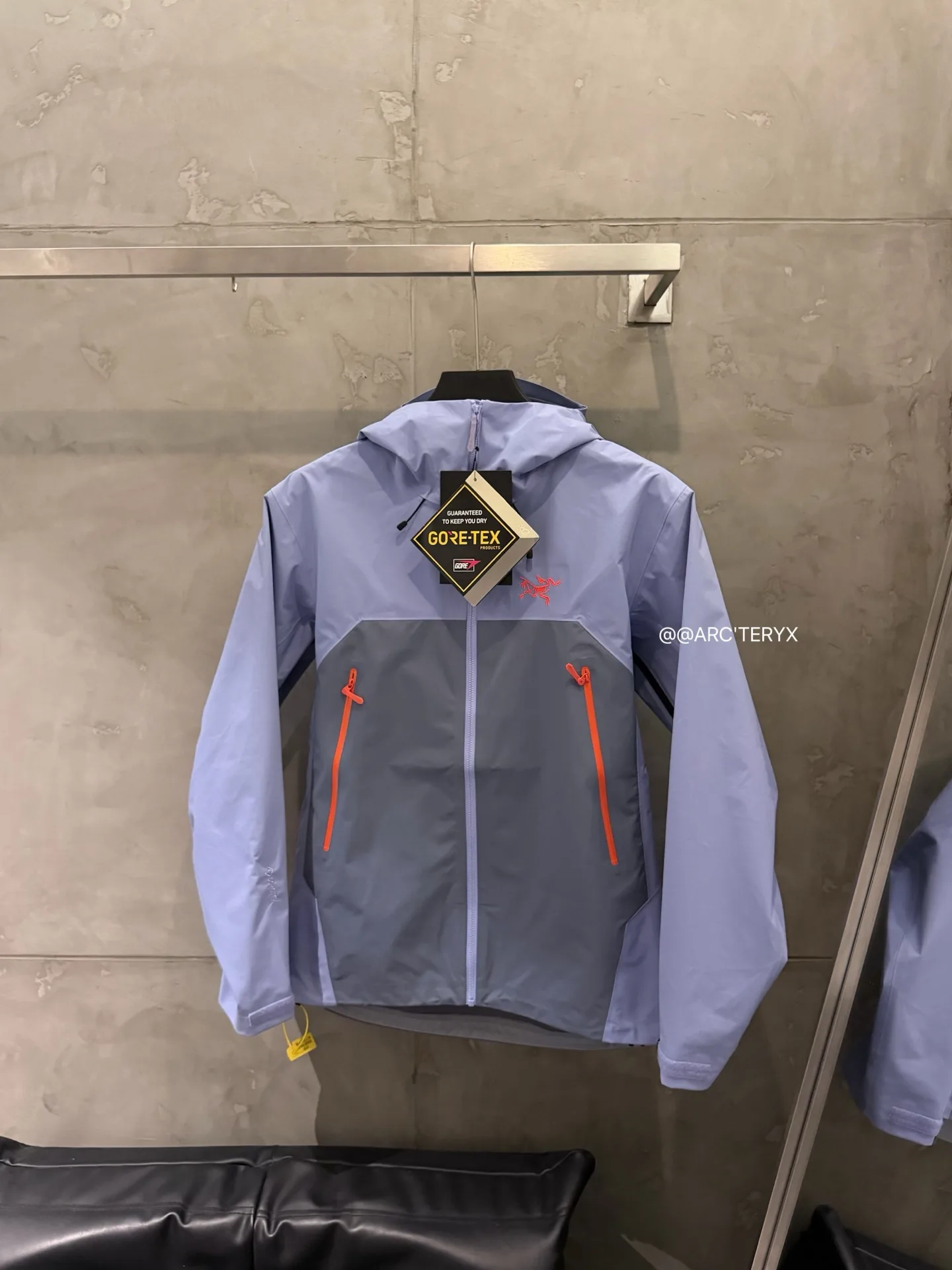 Beta SL GORE-TEX Hooded Shell Jacket D38022804