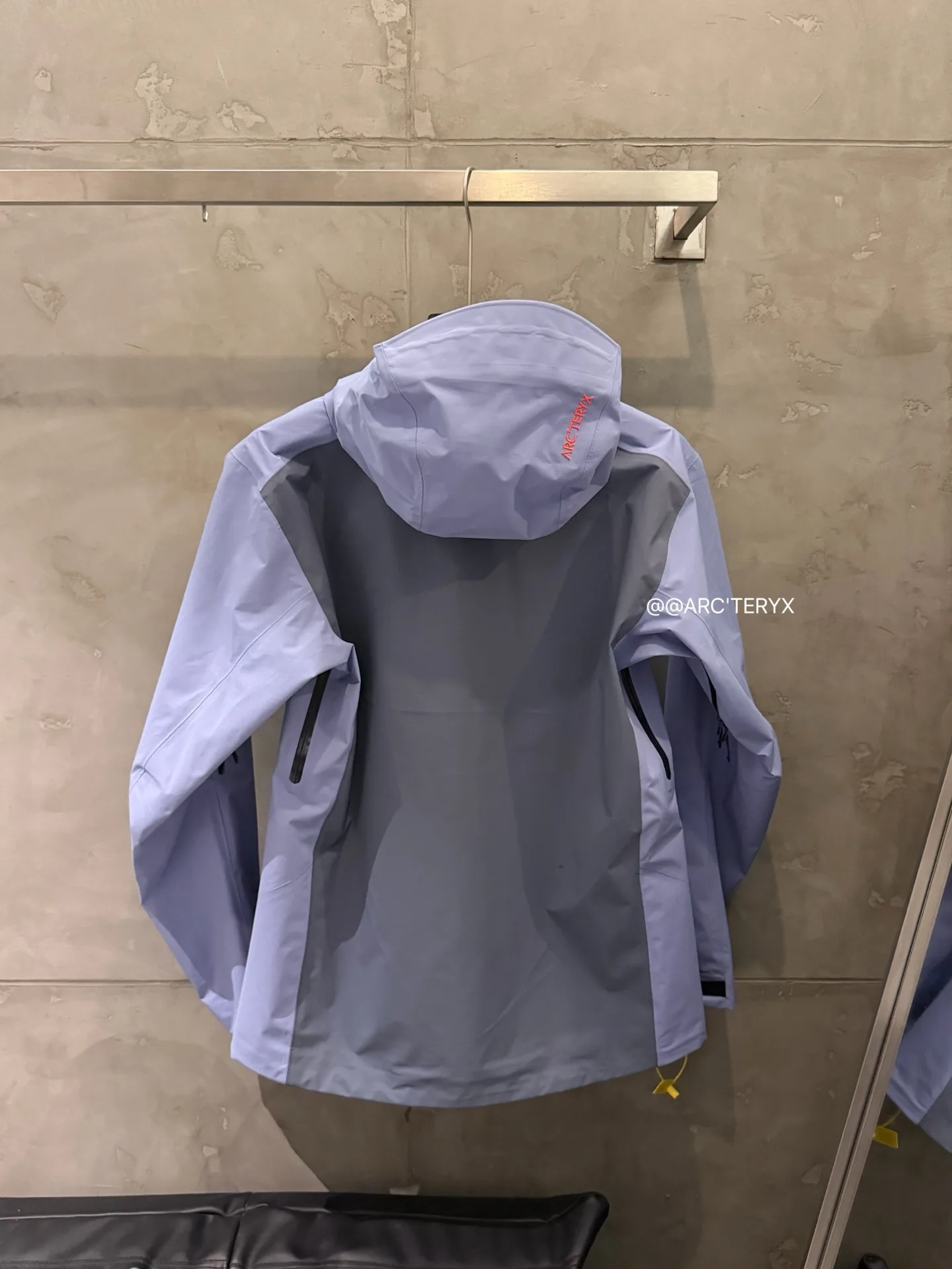 Beta SL GORE-TEX Hooded Shell Jacket D38022804 — view 3