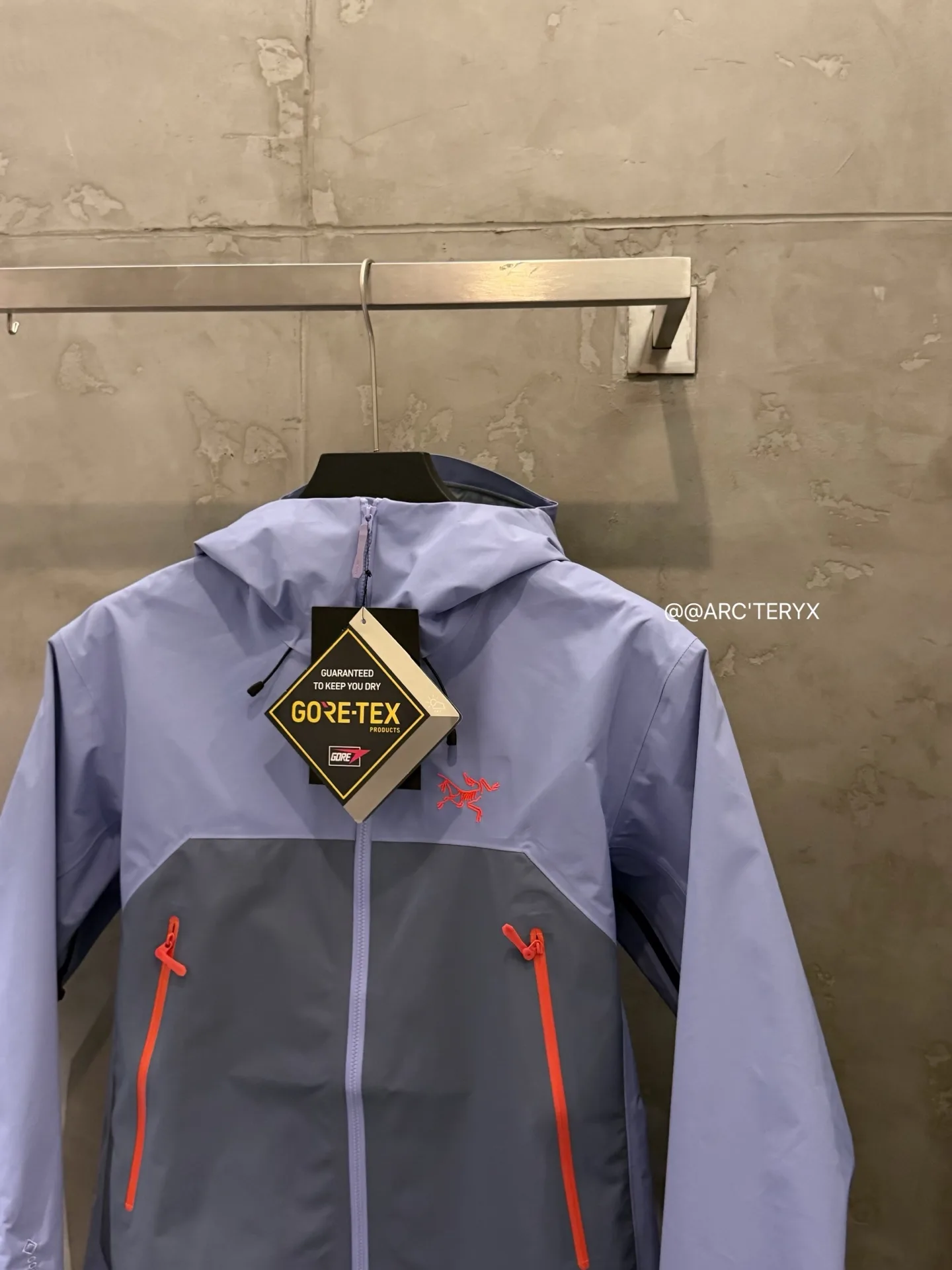 Beta SL GORE-TEX Hooded Shell Jacket D38022804 — view 4