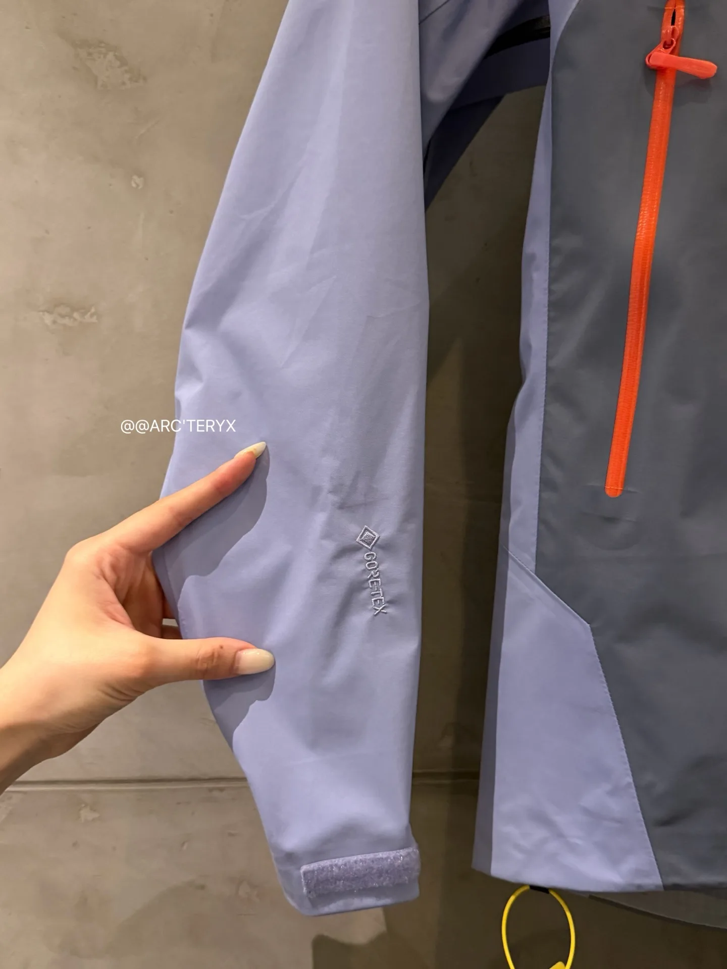 Beta SL GORE-TEX Hooded Shell Jacket D38022804 — view 6