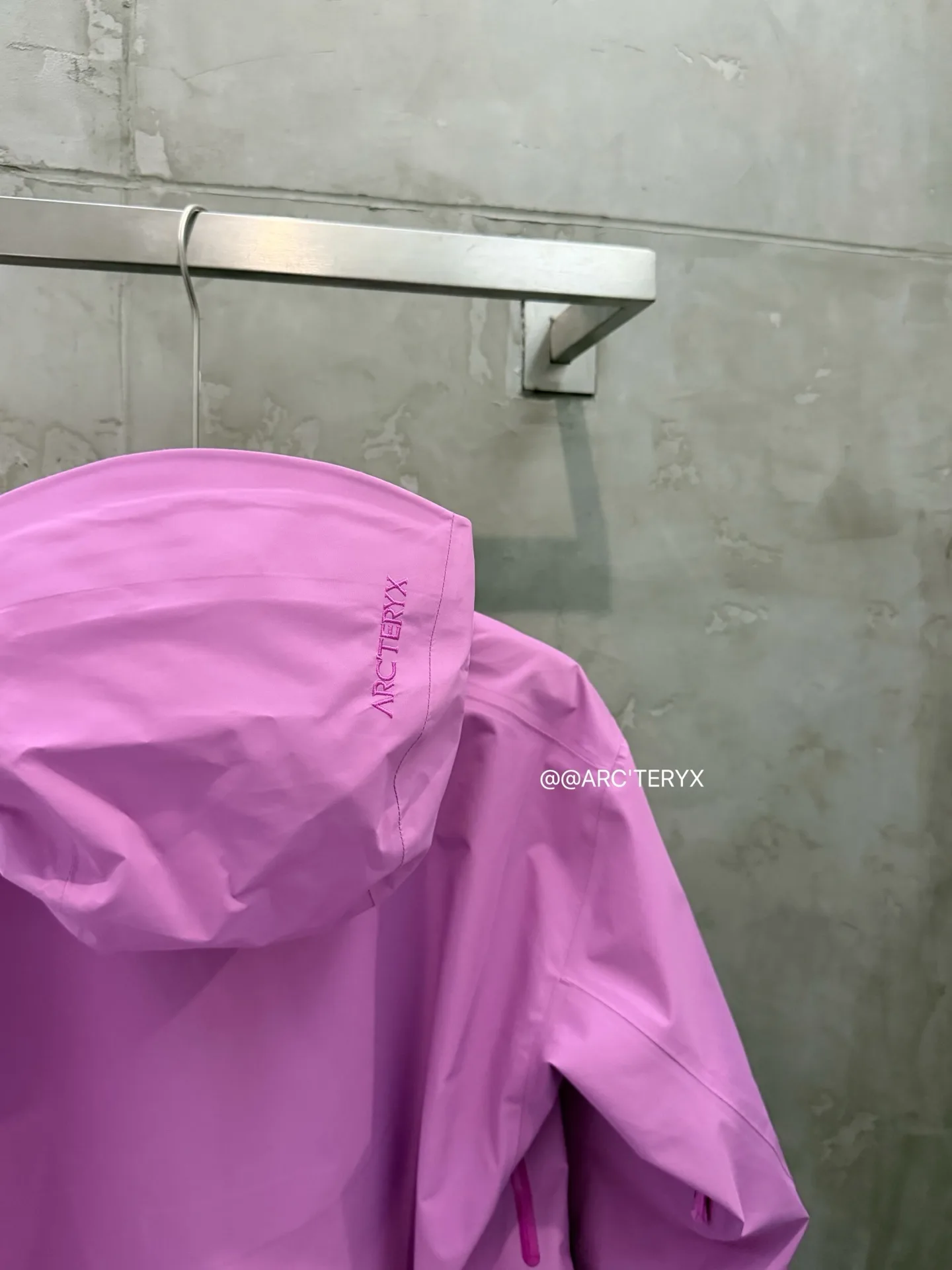 Beta SL GORE-TEX Hooded Shell Jacket D38022806 — view 7