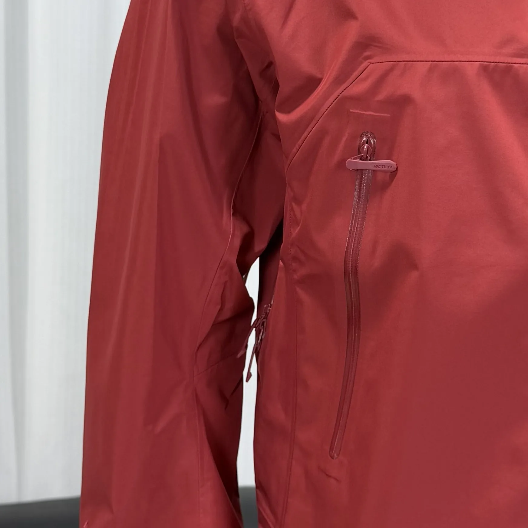 Beta SL GORE-TEX Hooded Shell Jacket D38022796 — view 2