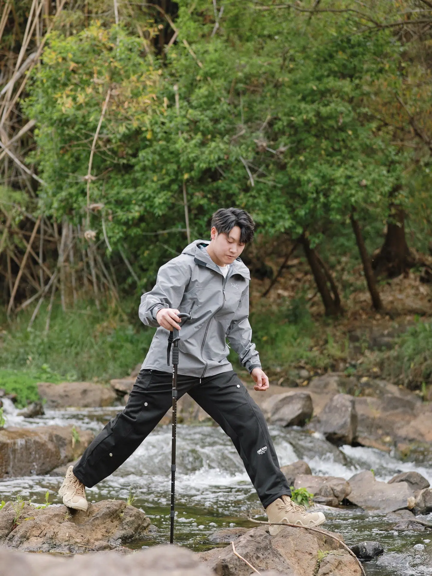 Beta SL GORE-TEX Hooded Shell Jacket D38022809 — view 2