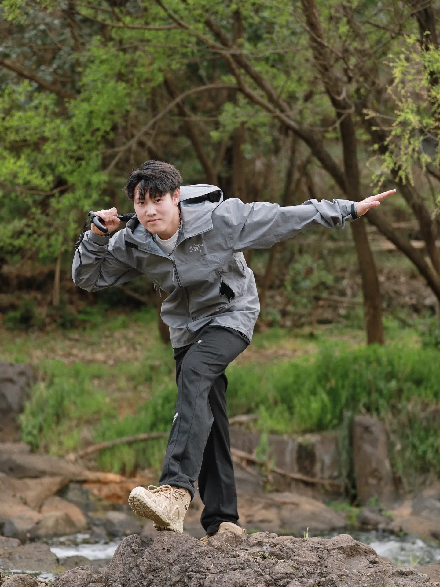 Beta SL GORE-TEX Hooded Shell Jacket D38022809 — view 5