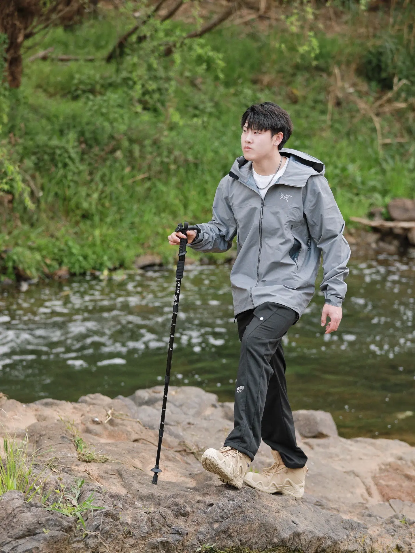 Beta SL GORE-TEX Hooded Shell Jacket D38022809 — view 8