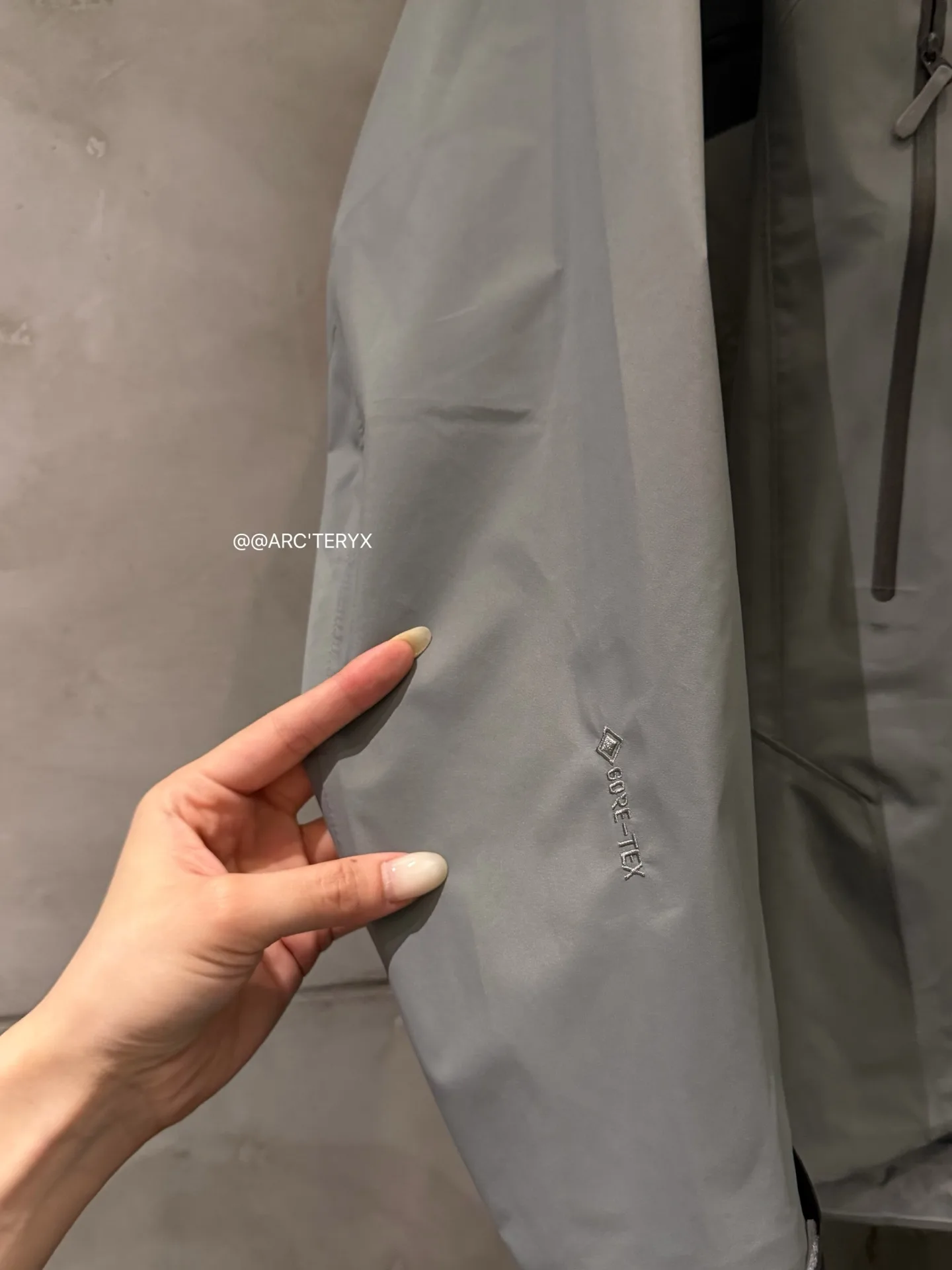 Beta SL GORE-TEX Hooded Shell Jacket D38022810 — view 7