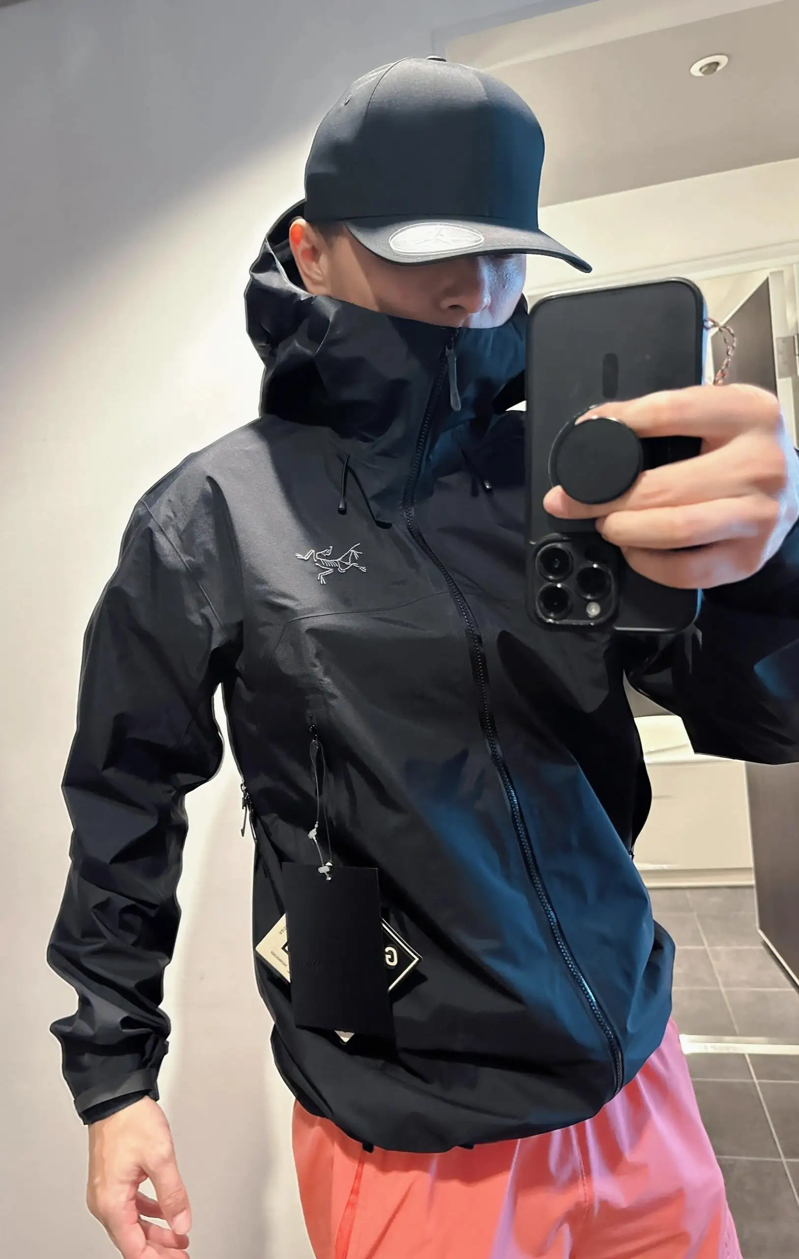 Beta SL GORE-TEX Hooded Shell Jacket D38022787