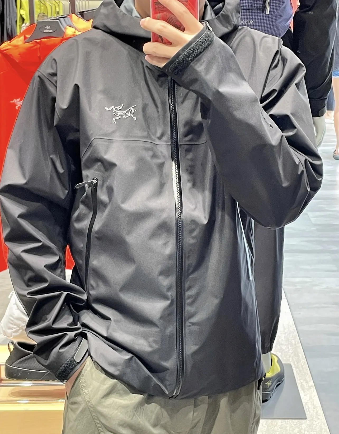 Beta SL GORE-TEX Hooded Shell Jacket D38022787 — view 3
