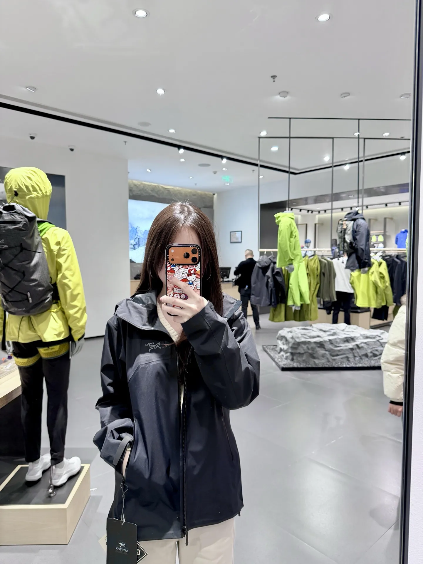 Beta SL GORE-TEX Hooded Shell Jacket D38022787 — view 4