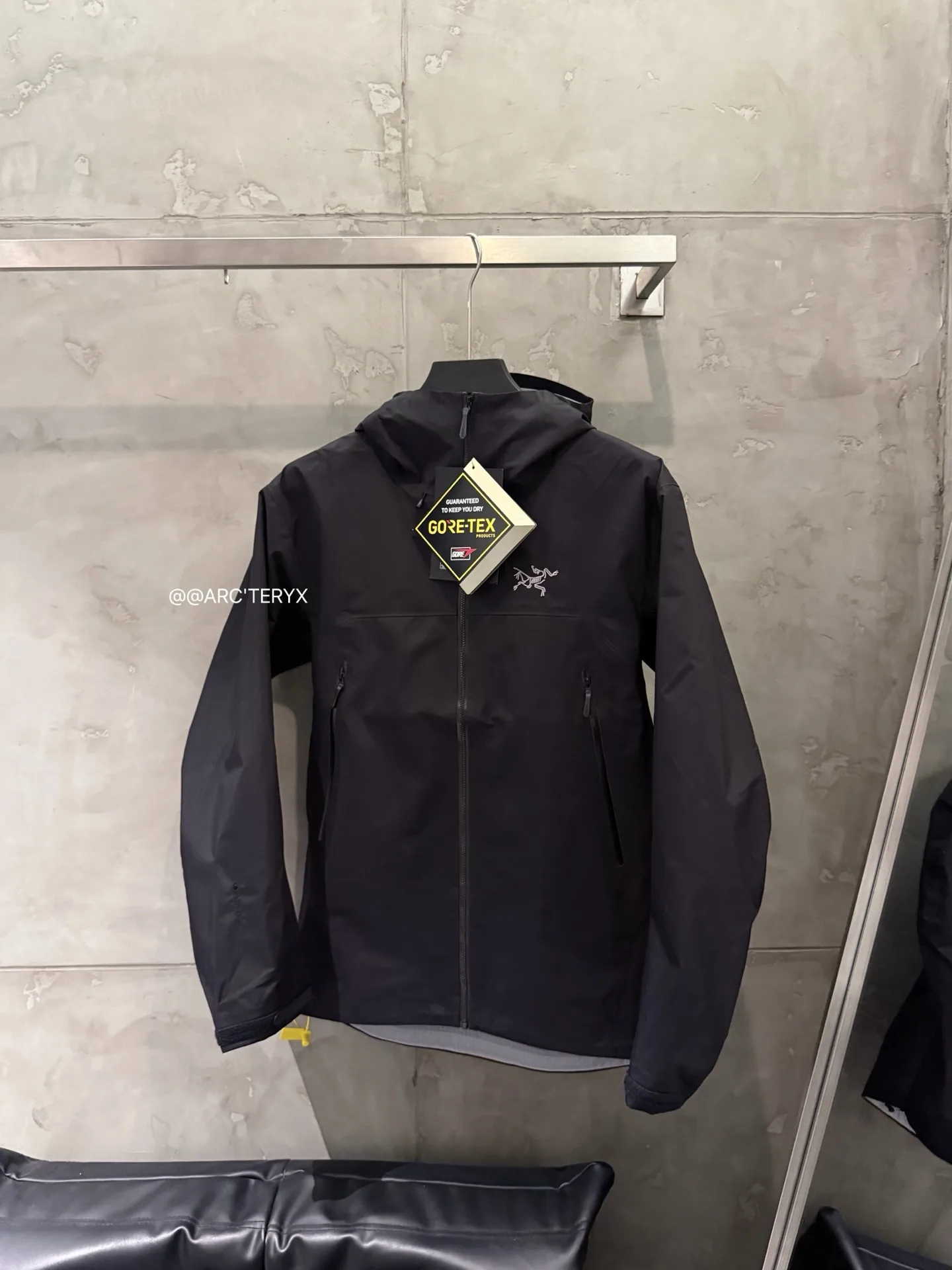 Beta SL GORE-TEX Hooded Shell Jacket D38022788