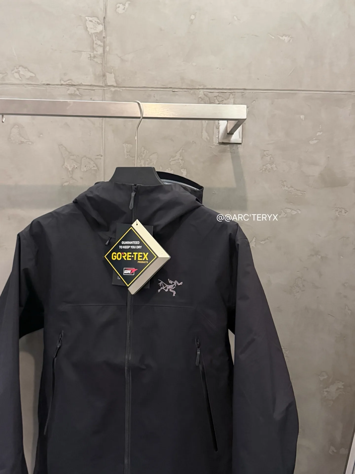 Beta SL GORE-TEX Hooded Shell Jacket D38022788 — view 4
