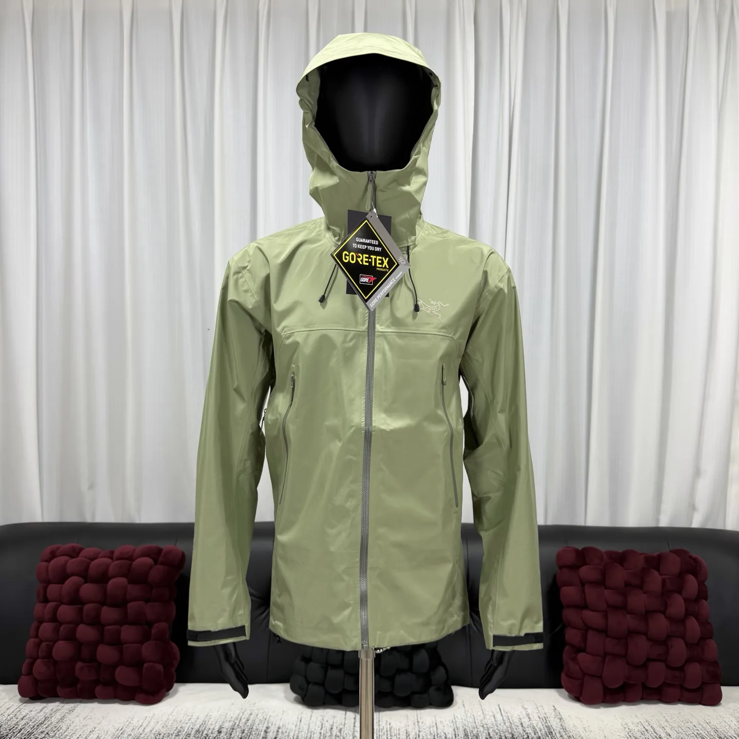 Beta SL GORE-TEX Hooded Shell Jacket D38022794