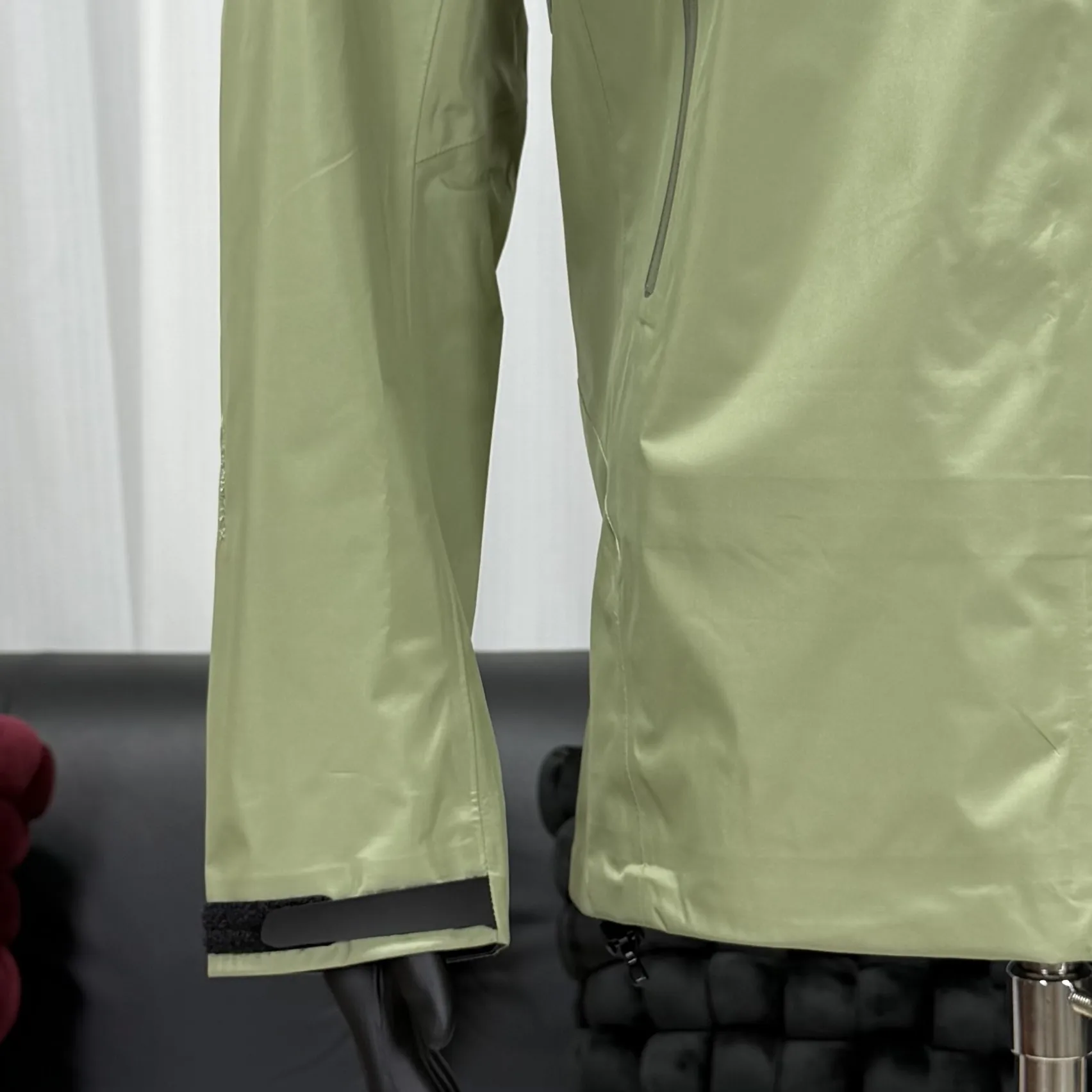 Beta SL GORE-TEX Hooded Shell Jacket D38022794 — view 3