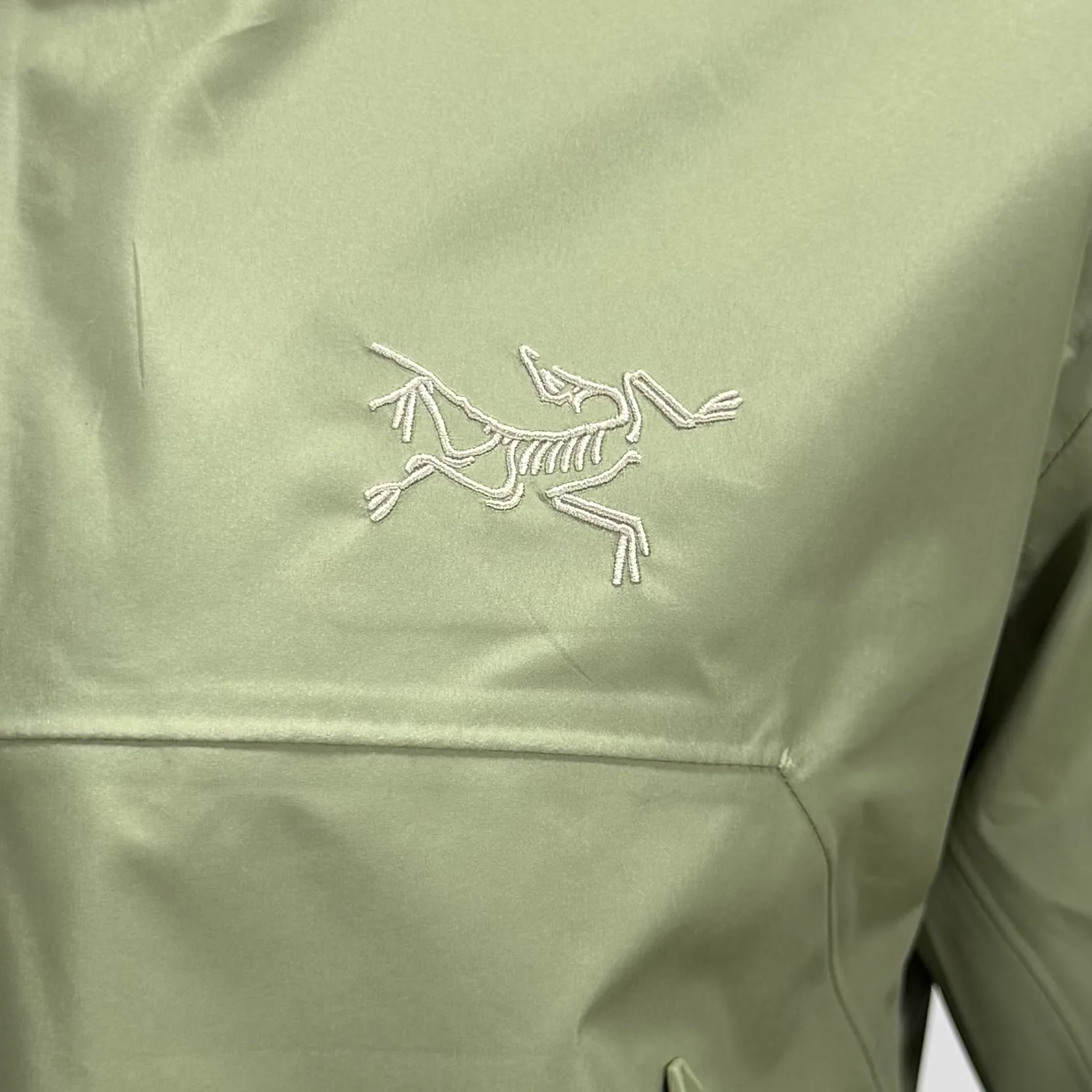 Beta SL GORE-TEX Hooded Shell Jacket D38022794 — view 5